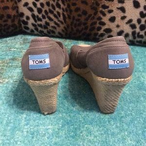 Toms wedges size 7.5